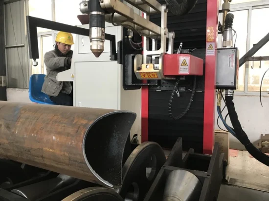 Machine de découpe et de chanfreinage de tuyaux au plasma (type banc à rouleaux)